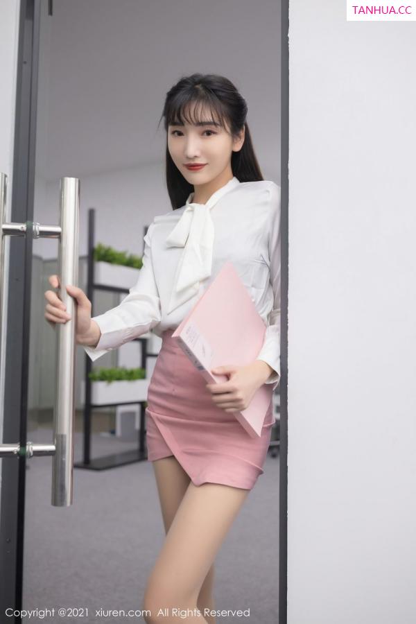陆萱萱  [XiuRen]高清写真图 2021.01.21 No.3030 陆萱萱第23张图片